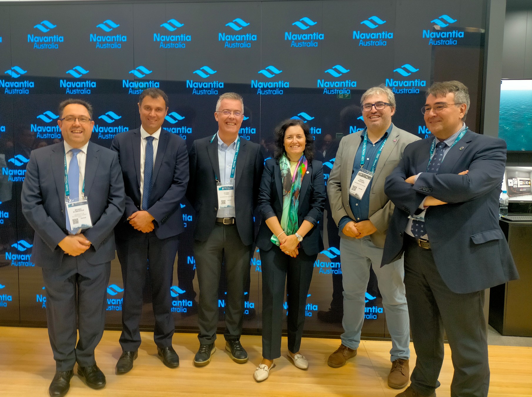 De esquerda a dereita, o vicedecano de Investigación e Innovación da Facultade de Enxeñaría e Tecnoloxías da Información da Universidade Tecnolóxica de Sídney (UTS), Michael Blumenstein; o director executivo da consultora de enxeñaría UTS Rapido, Hervé Harvard; o coordinador do Grupo Integrado de Enxeñaría da Universidade da Coruña, Richar Duro; a directora do Campus Industrial da Universidade da Coruña, Ana Ares; o director da Escola Politécnica de Enxeñaría de Ferrol (EPEF), Vicente Díaz Casás; e o director de Tecnoloxía de Navanta Australia, Jenaro Sánchez.