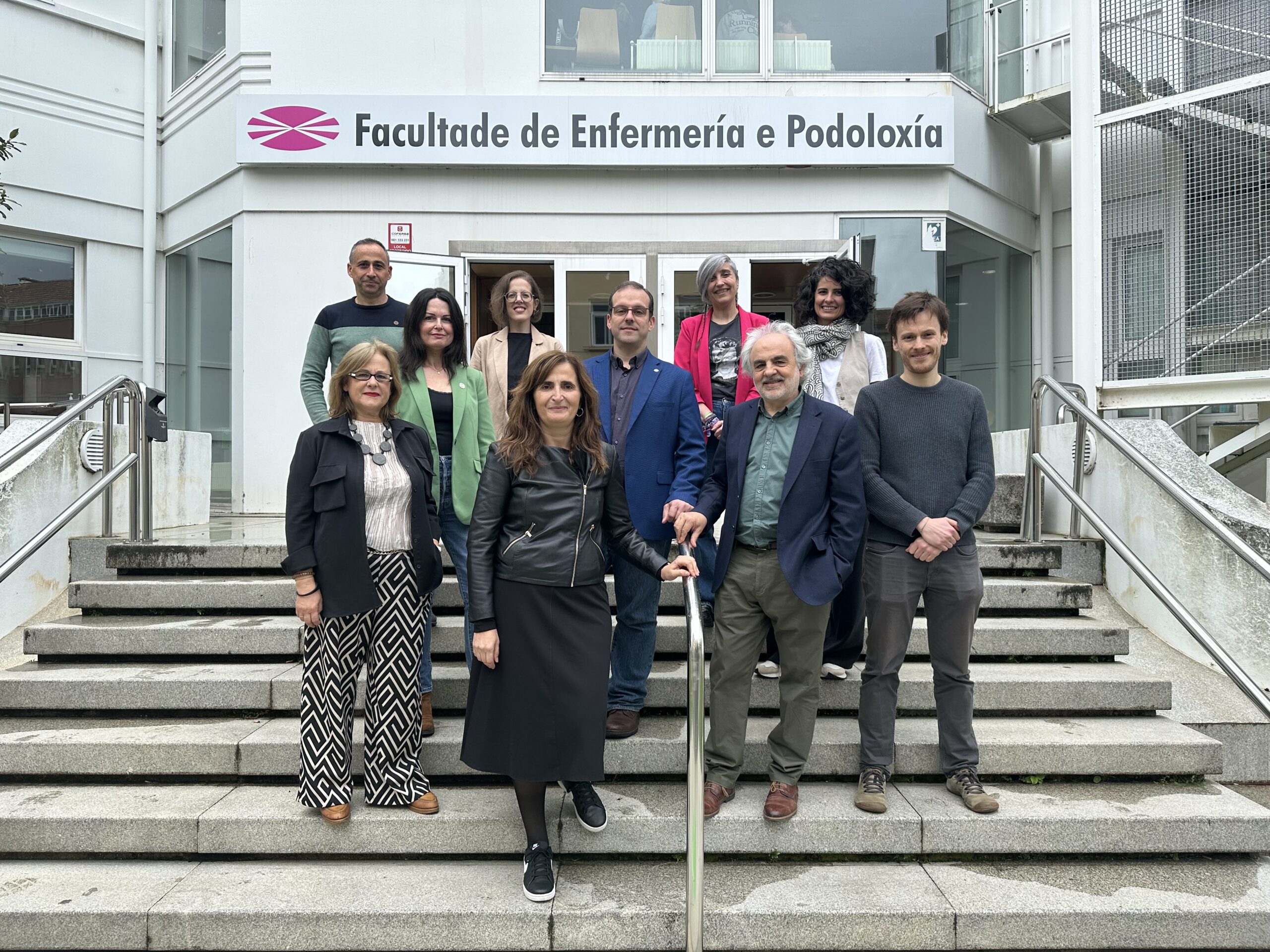 Profesorado da Facultade de Enfermaría e Podoloxía do Campus Industrial de Ferrol e das Facultades de Ciencias da Educación e de Ciencias da Saúde do Campus da Coruña traballa nun proxecto europeo de innovación docente para concienciar ao alumnado de primaria e secundaria sobre o acoso escolar xunto con persoal da Unidade de Investigación en Intervención e Coidado Familiar (UIICF) e do Centro Universitario de Formación e Innovación Docente (CUFIE) da Universidade da Coruña.