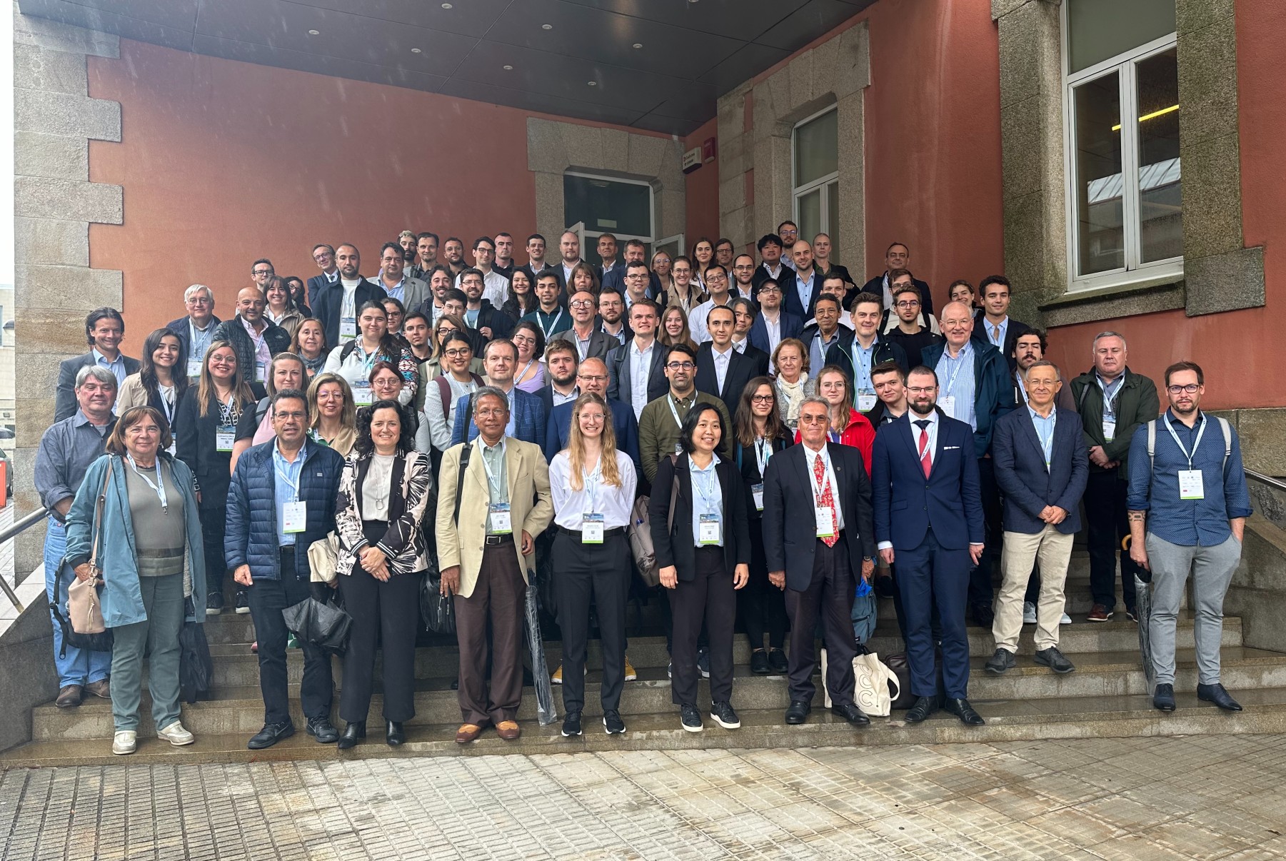 imaxe de grupo dos máis de 250 investigadores e investigadoras que participaron esta semana no congreso internacional Polymer Processing que tivo lugar no Campus Industrial de Ferrol