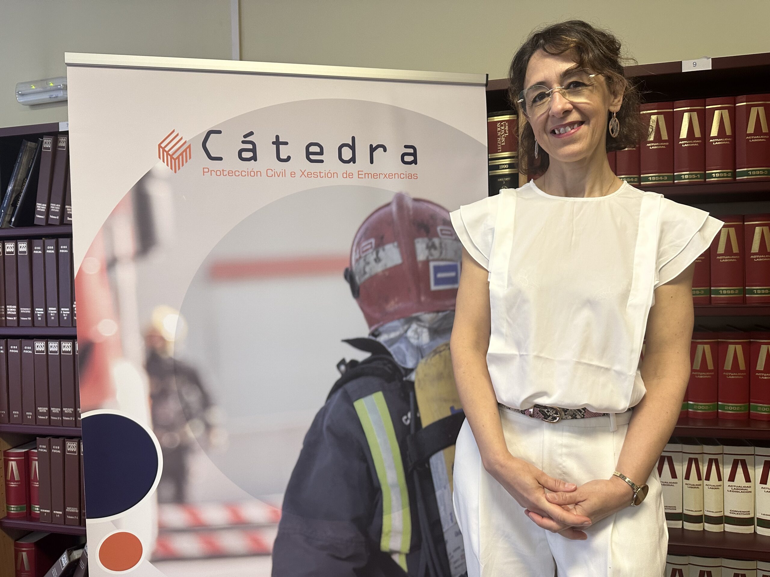 a profesora da Escola Politécnica de Enxeñaría de Ferrol (EPEF), Sonia Zaragoza, vén de ser nomeada directora da Cátedra de Protección Civil e Xestión de Emerxencias que promove a Universidade da Coruña (UDC) xunto coa Mancomunidade de Concellos da Comarca de Ferrol.