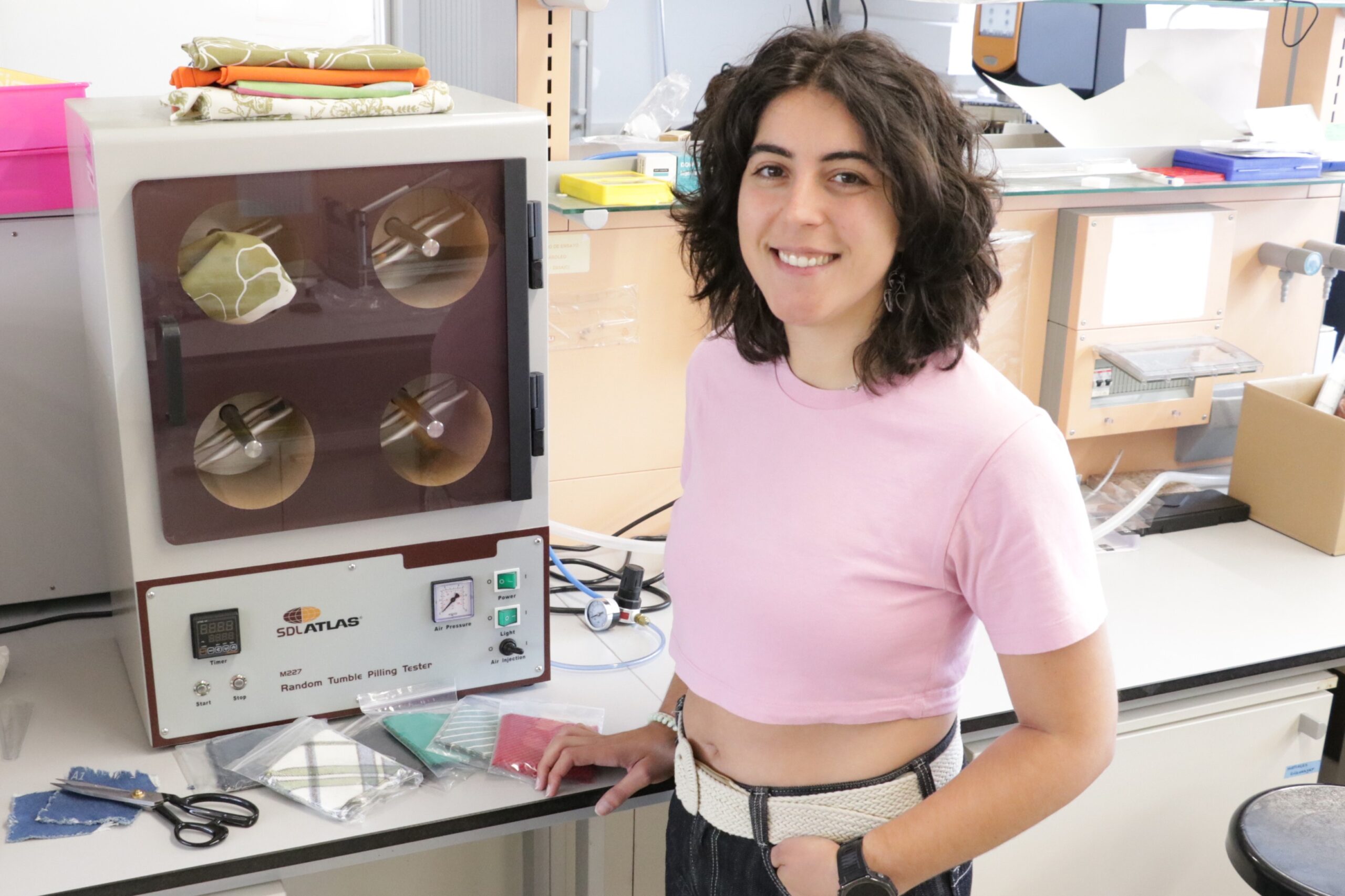 Mercedes Pereira, investigadora do grupo PROTERM, presentou a tese “Estudo da susceptibilidade das estruturas téxtiles á liberación de microfibras”, desenvolvida no Centro de Investigación en Tecnoloxías Navais e Industriais (CITENI) do Campus Industrial de Ferrol.