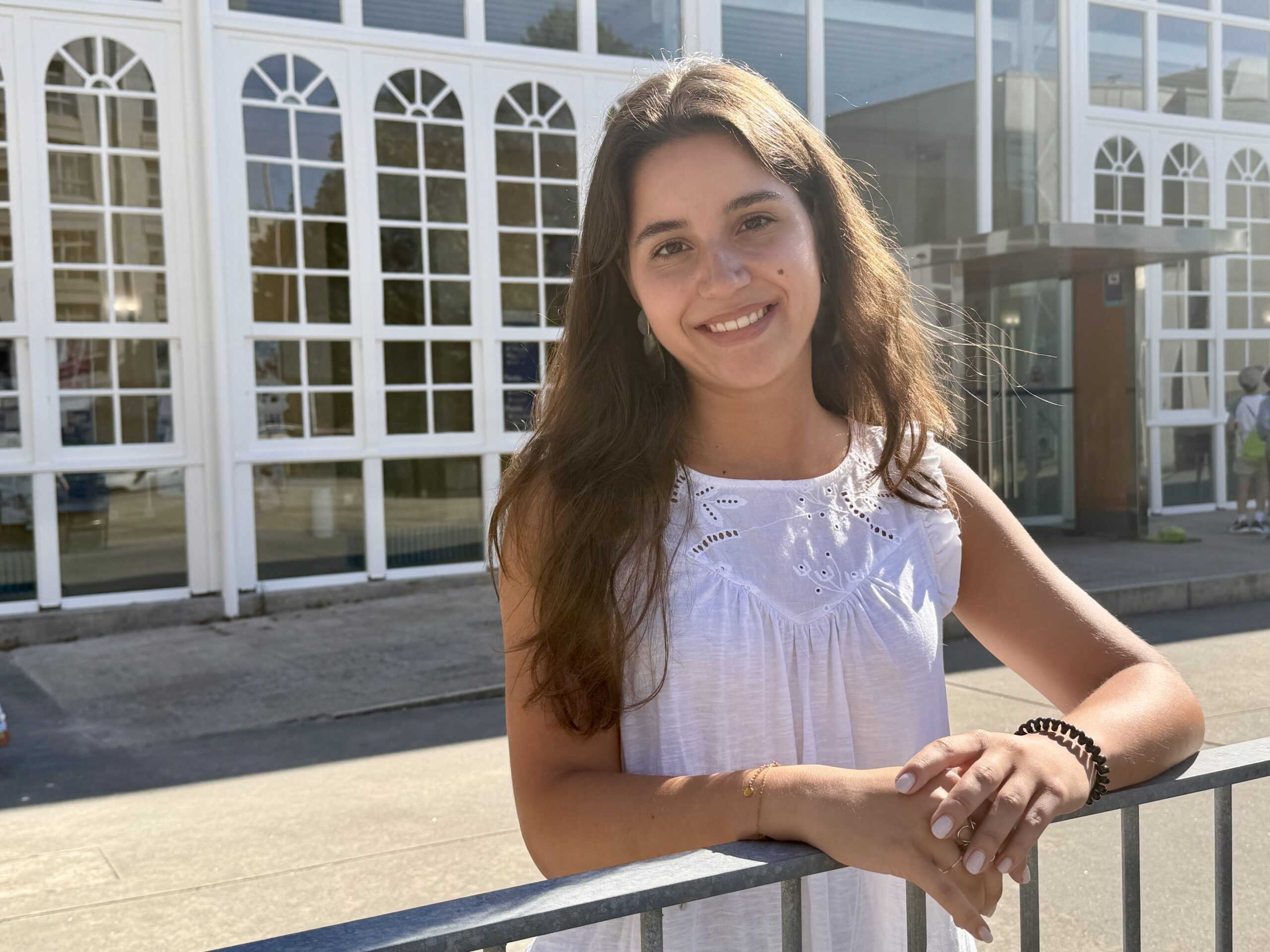 Lucía Rivas Álvarez obtivo un sobresaínte no seu Traballo Fin de Grao (TFG) titulado “Novas Iniciativas Emprendedoras en Moda: Oportunidades e Barreiras” e titorizado polo profesor da Facultade de Humanidades e Documentación, Joaquín Enríquez Díaz, e máis pola profesora da Facultade de Economía e Empresa, Begoña Álvarez García.
