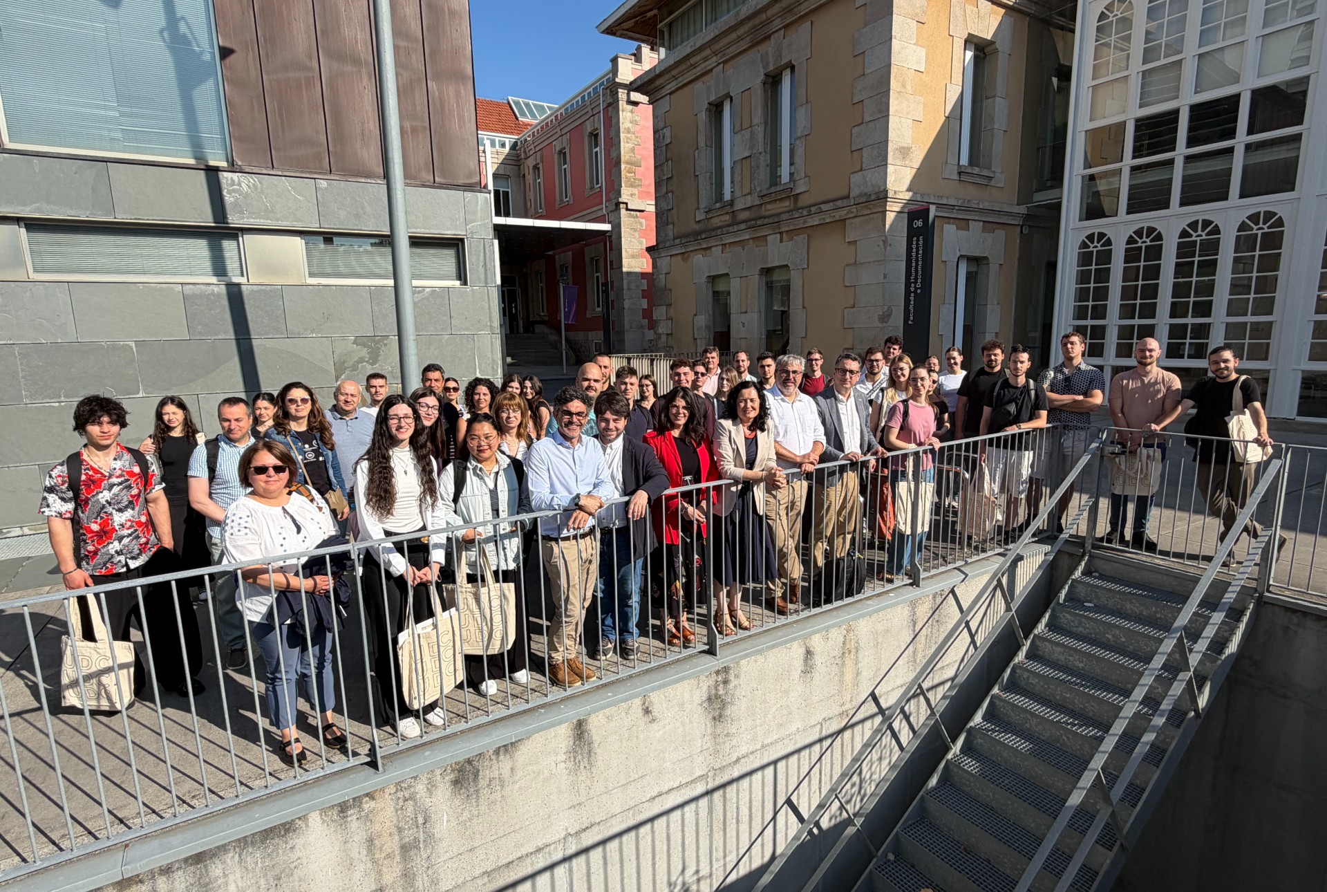 A Unversidade da Coruña (UDC) coordina unha formación na que participa alumnado de grao, de máster e de doutoramente da University of Zagreb (Croacia), da University of Belgrade (Serbia), da Tampere University (Finlandia), da Universidade do Minho (Portugal), así como da National University of Science and Technology Politehnica Bucharest e da Universitatea Petrol-Gaze Din Ploiesti, ambas as dúas de Romanía.