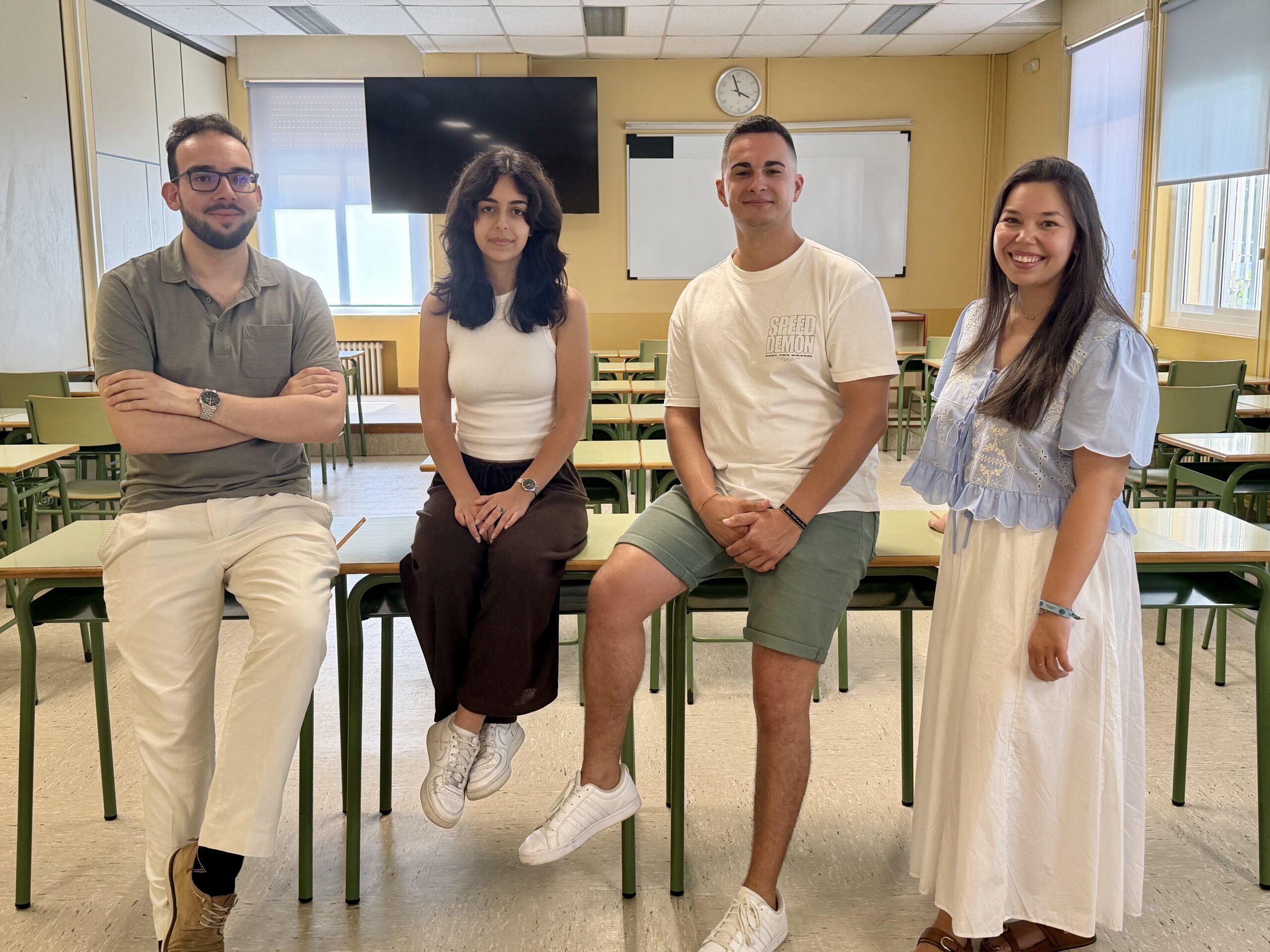 de esquerda a dereita, Iván Montero Barros, Rebeca Enríquez Allegue, José Zar Varela e Andrea Vieites Estraviz, catro dos seis estudantes egresados que participarán, o mércores 23 de setembro, na xornada organizada polo PAT da Facultade de Ciencias do Traballo.