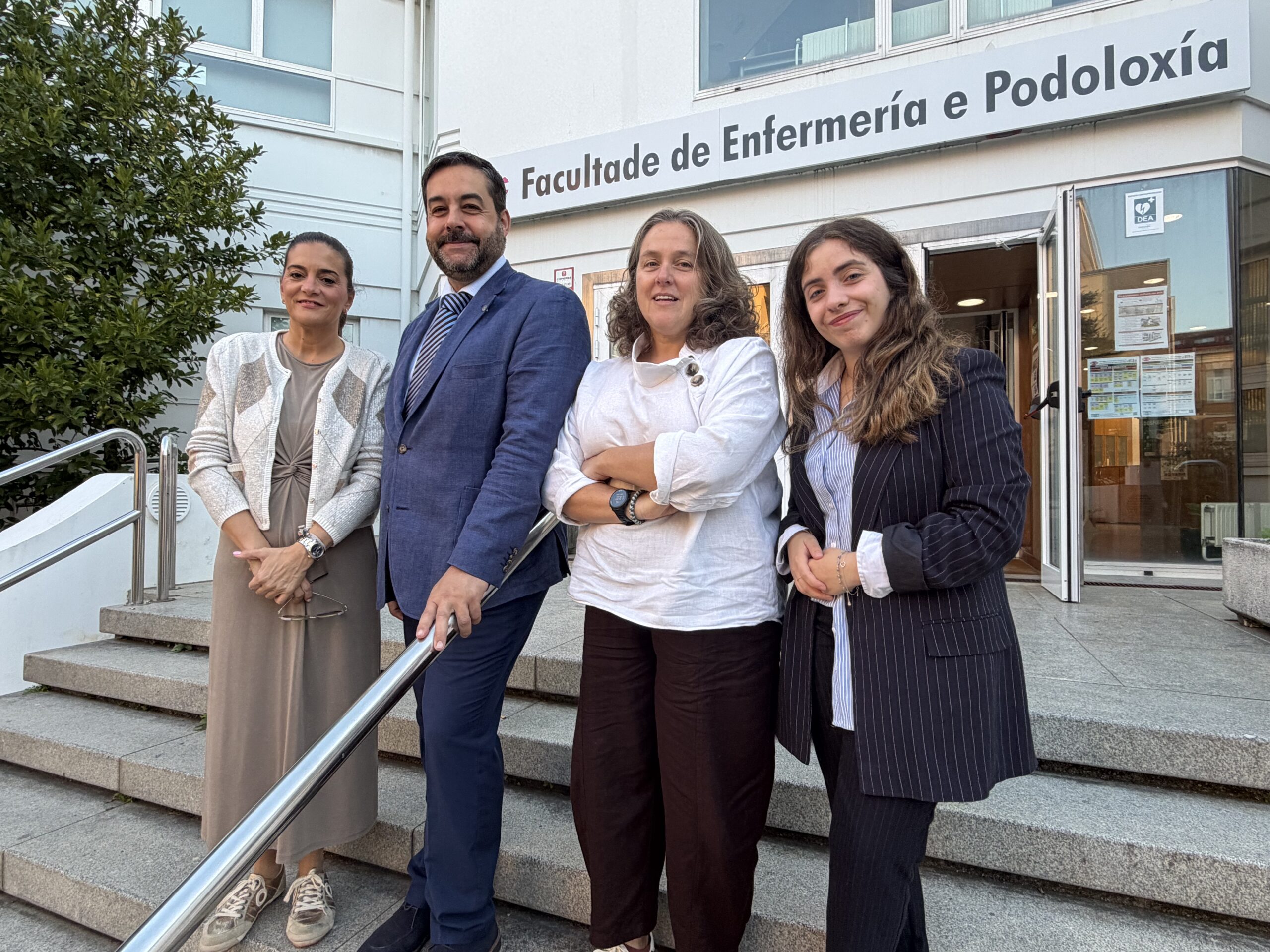de esquerda a dereita, o comité organizador do evento, Emma Rodríguez Maseda, Pedro Gil Manso, Carolina Rosende Bautista e Raquel Veiga Seijo.